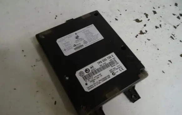 Volkswagen Scirocco Bluetooth control unit module 7P6035730E