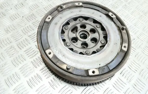 BMW 1 E82 E88 Dual mass flywheel 415039510