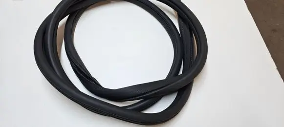 Jeep Grand Cherokee WL Front door rubber seal 