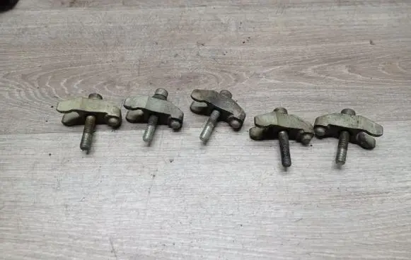 Volvo V70 Fuel Injector clamp holder
