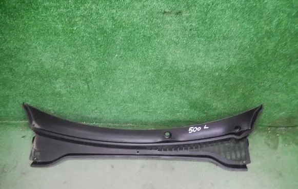 Fiat 500L Wiper trim