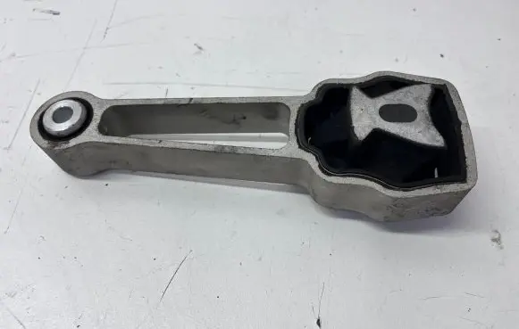 Volvo XC60 Engine mount bracket 31430211
