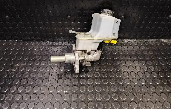 Volkswagen PASSAT B8 Master brake cylinder 5Q2611301C