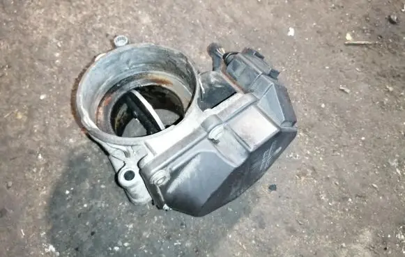 Volkswagen Caddy Throttle valve 03G128063G