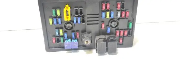 Chevrolet Captiva Fuse module 96821082