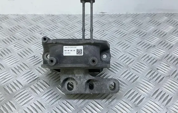 Volkswagen Golf VII Engine mount bracket 5Q0199262CR
