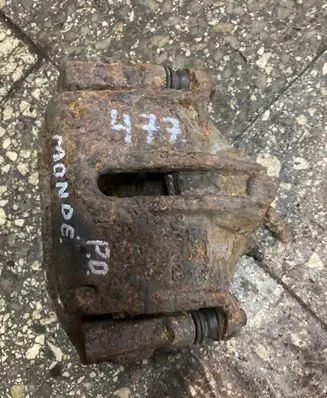 Ford Mondeo Mk III Front brake caliper