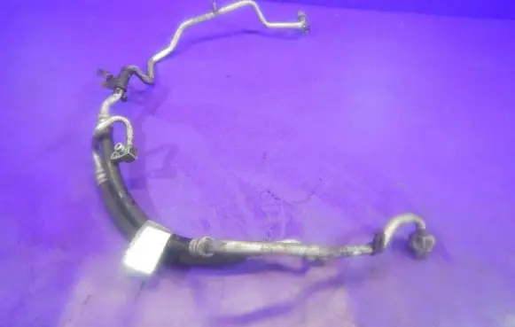 Nissan Almera Tino Air conditioning (A/C) pipe/hose