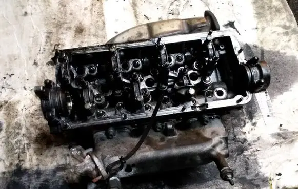 Audi A6 S6 C5 4B Engine head 9129713Q