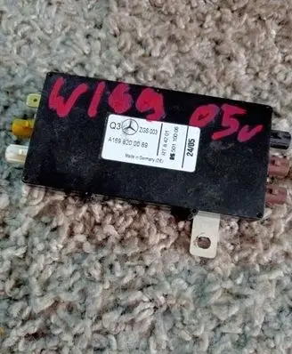 Mercedes-Benz B W245 Antenna control unit A1698200089