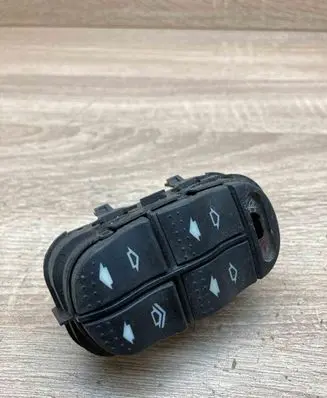 Ford Focus Electric window control switch 98AG14A132AE