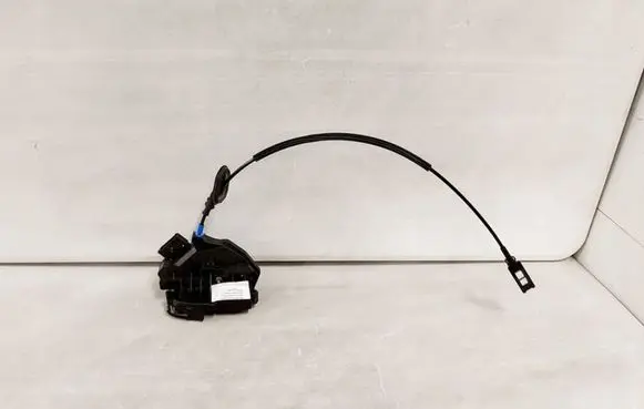 Ford Fiesta Front door lock 8A6A-A21813-DF
