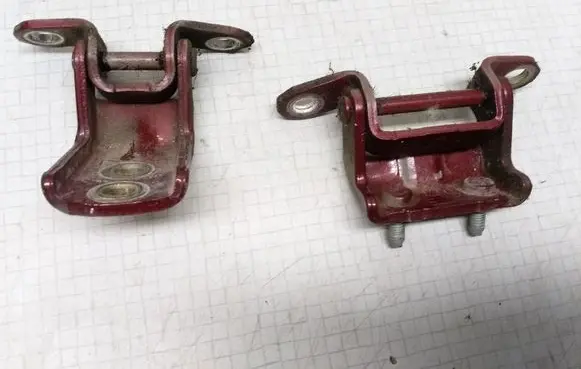 Nissan Primera Rear door hinge set 