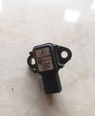 Mercedes-Benz E W211 Air pressure sensor a0041538428