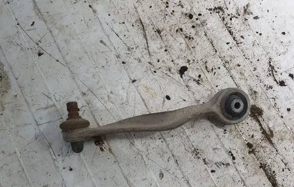 Volkswagen PASSAT B5 Front lower control arm/wishbone NOCODE