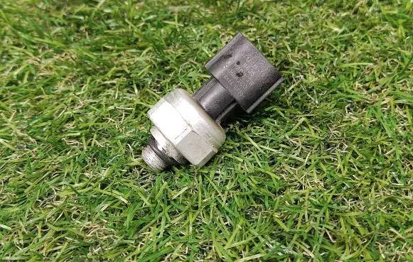 Air conditioning (A/C) pressure sensor
