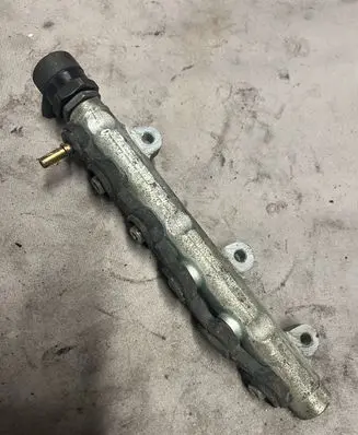 Renault Trafic II (X83) Fuel main line pipe H8200426552 8200426552 0281002753