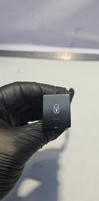 Peugeot 3008 I Central locking switch button 96652390XT