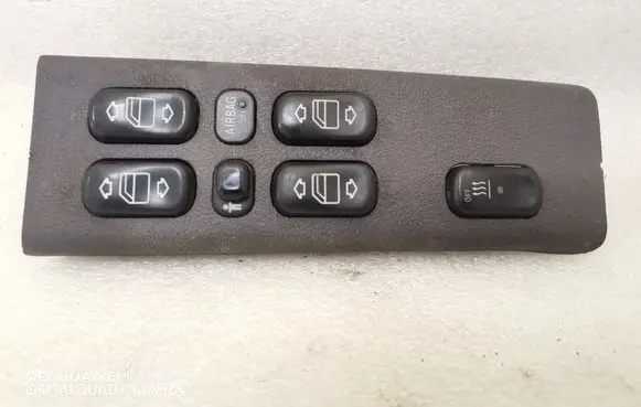 Mercedes-Benz A W168 Electric window control switch 1688202810 03753200