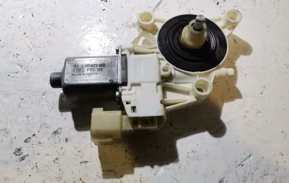 Chrysler 200 Front door window regulator motor 0130822935