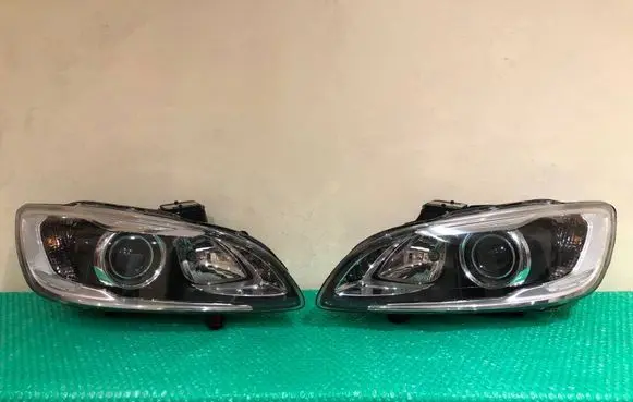 Volvo S60 Headlights/headlamps set 31420108 31420109 89908434