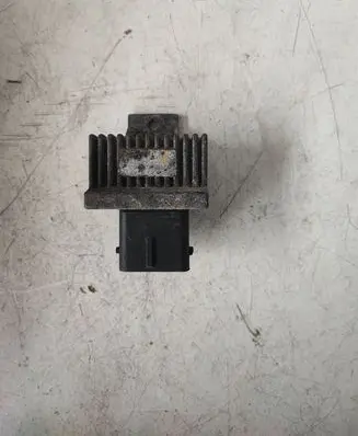 Opel Vivaro Glow plug pre-heat relay 9640469680A
