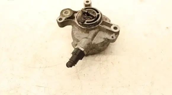 Ford Focus Vacuum pump 180304U