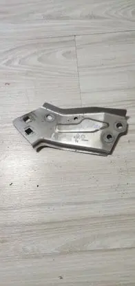 Fiat Tipo Fender mounting bracket 0121
