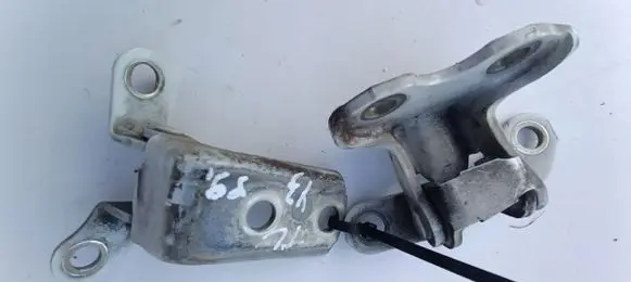 Toyota Yaris Loading door hinge set 