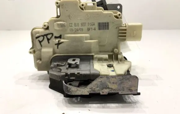 Audi Q7 4L Front door lock 8J1837016A