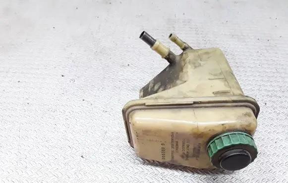 Power steering fluid tank/reservoir