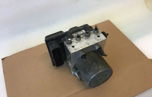 Peugeot 5008 ABS Pump 0265951738 0265230304