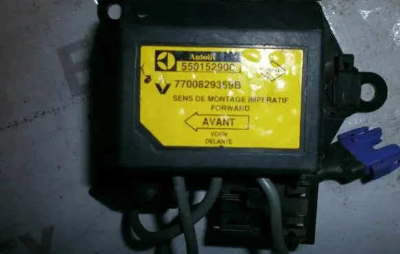 Renault 19 Airbag control unit/module 7700829369B 550152900
