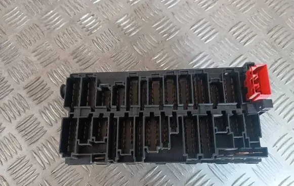 Volkswagen Transporter - Caravelle T4 Fuse box set 357937039