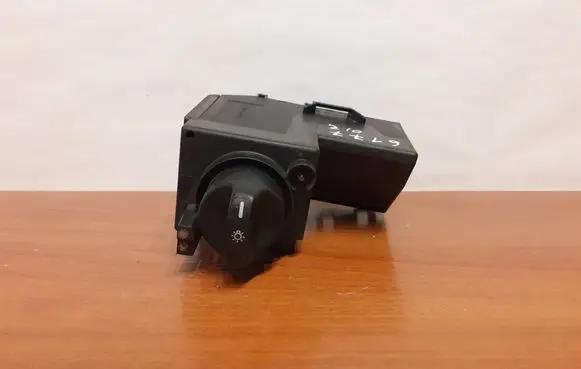 Mercedes-Benz E W210 Light switch 2105452004 6177