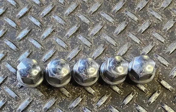 Jeep Grand Cherokee Nuts/bolts 
