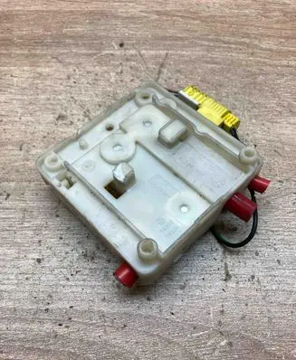 BMW 3 E46 Battery relay fuse 8387551