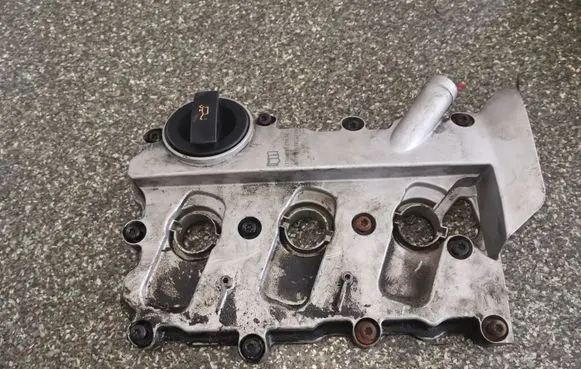 Audi A6 S6 C6 4F Rocker cam cover 06E103471G