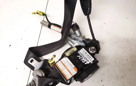 Honda CR-V Front seatbelt 81450swwe0 81450-sww-e0