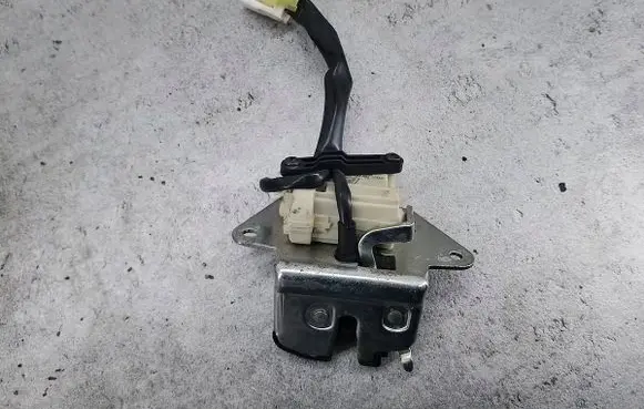 Alfa Romeo 159 Tailgate lock latch 