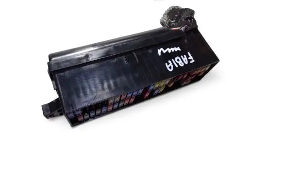 Skoda Fabia Mk2 (5J) Fuse module