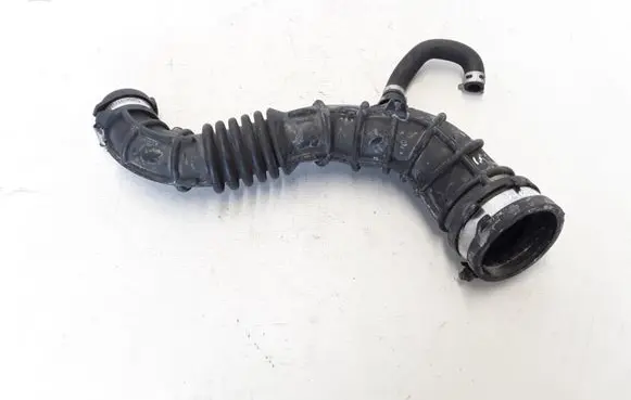 Coolant pipe/hose
