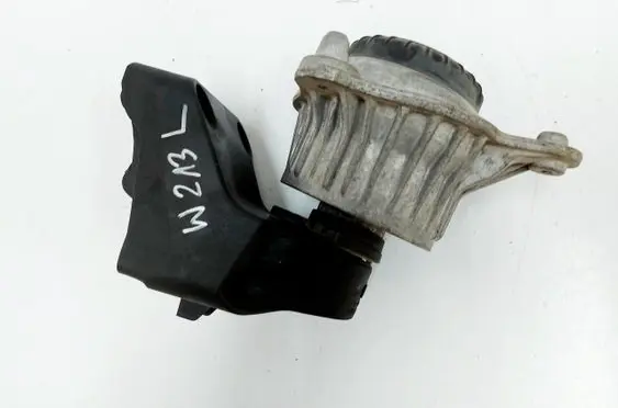 Engine mount bracket