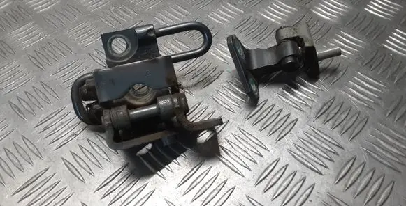 Rear door hinge set
