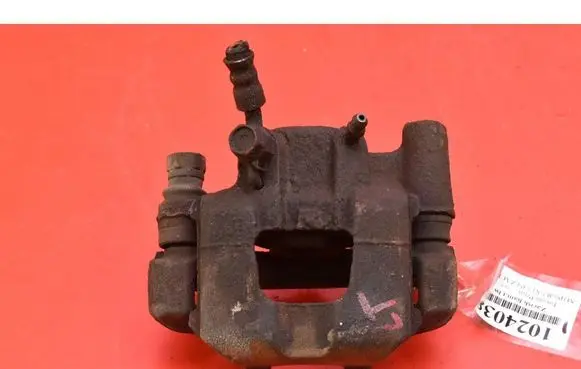 Toyota Prius (NHW20) Rear brake caliper