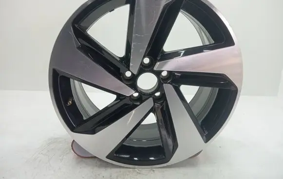 Volkswagen Polo VI R17 alloy rim 2G0601025AB