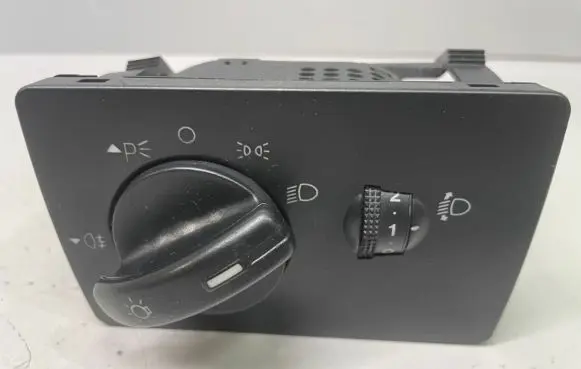 Ford Focus Light switch 4M5T13A024EA