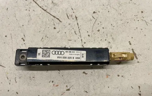 Audi A3 S3 8V Aerial antenna amplifier 8V4035225B 920286313