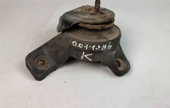 Subaru Outback Engine mount bracket