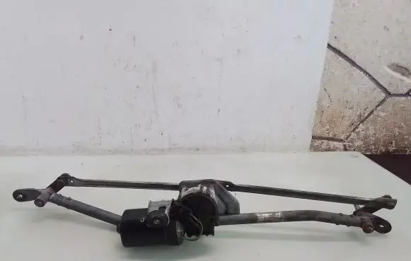 Seat Toledo I (1L) Front wiper linkage and motor 9390332500